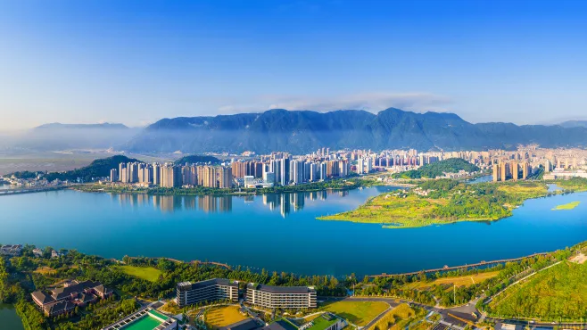 从山海之城到产业标杆：宁德的创新、绿色与开放之路