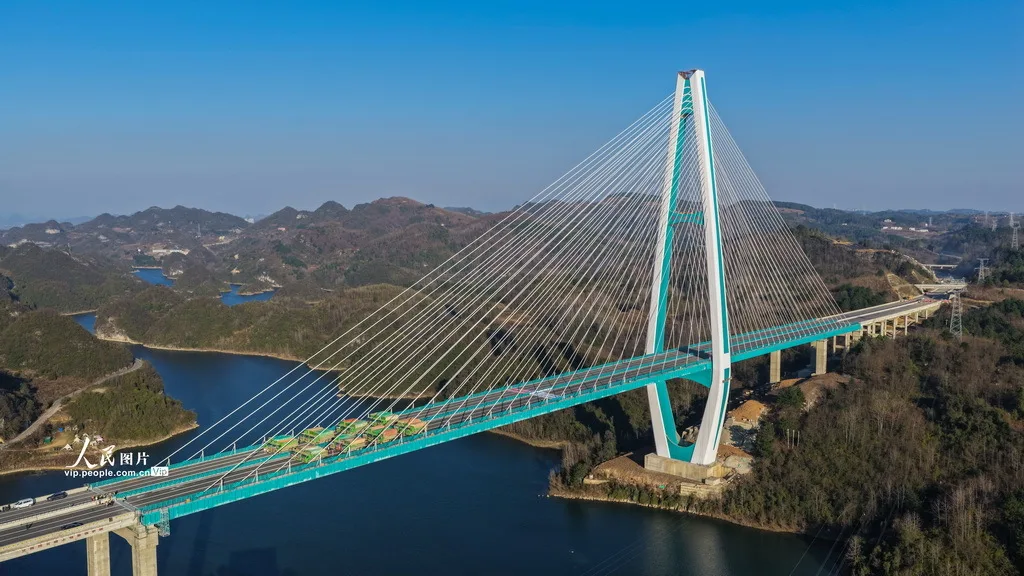 贵州贵阳：百花湖大桥顺利完成荷载试验