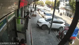 66秒！湖北宜昌男子跪地心肺复苏“唤”回一命