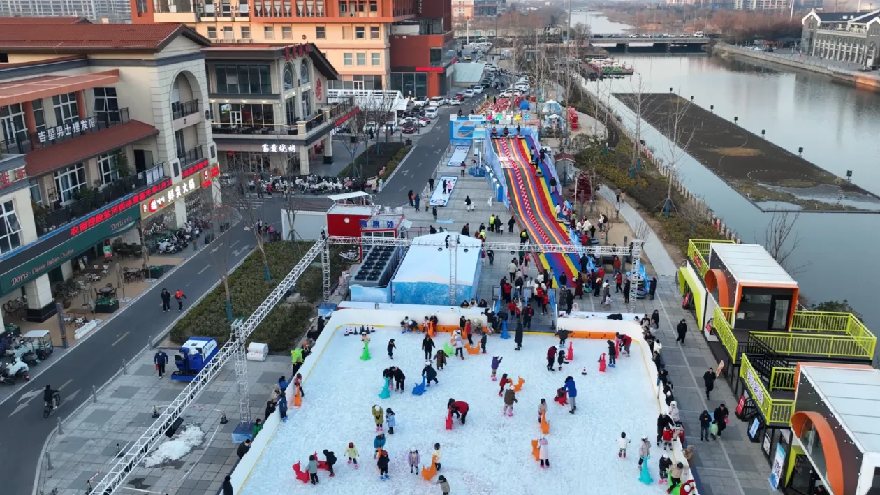 冰雪春天｜少雪城市如何玩转“冰雪+”？看一条街的“冰雪经济学”