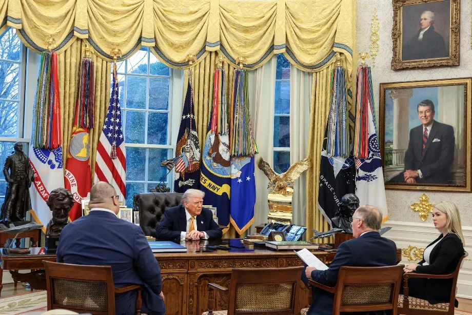 美媒：特朗普称美国“甚至不该”举行中期选举，白宫回应