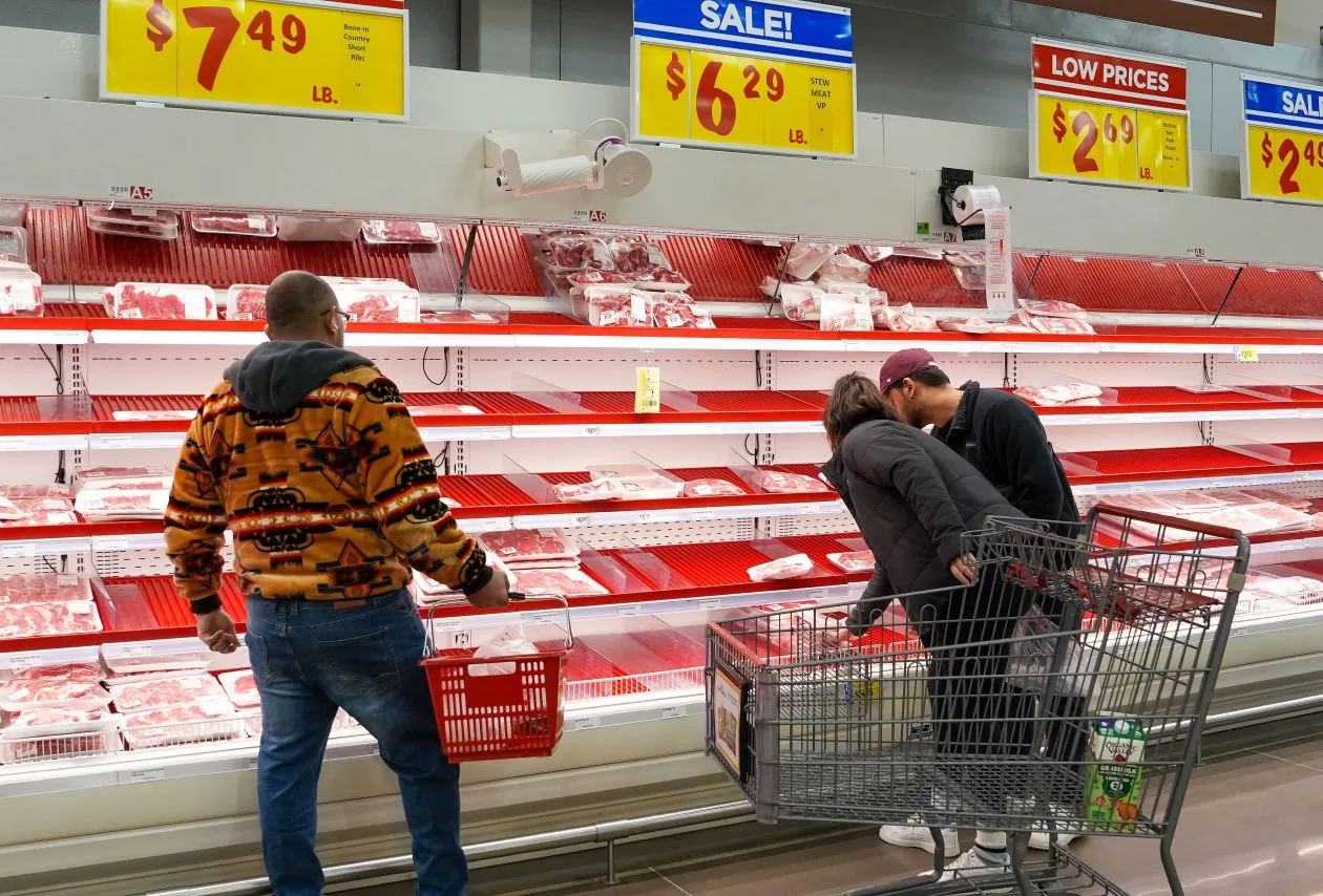 冬季风暴来袭 美国多地交通受阻电力告急