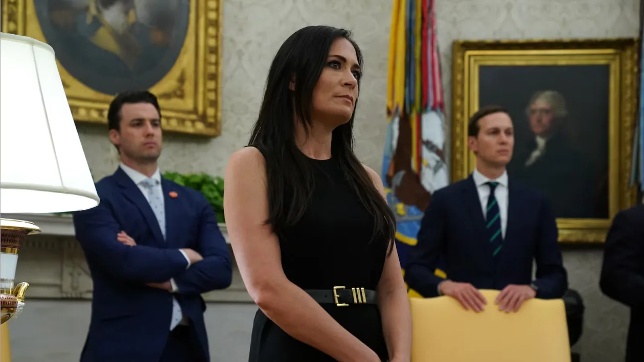 美媒：特朗普的前白宫新闻秘书请求他“不要一意孤行”，应将ICE撤出明尼苏达州