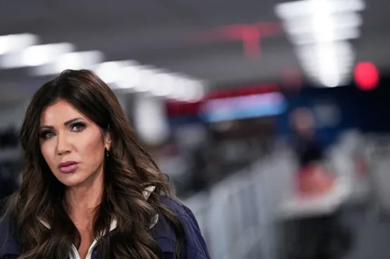 明州又一居民在移民执法中遭枪击身亡，美参议员：诺姆行为“极其可耻”，“必须立即被弹劾并免职”