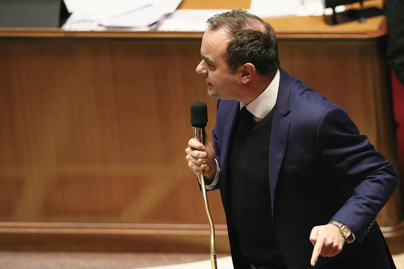 强推预算案 法政府再过倒阁关